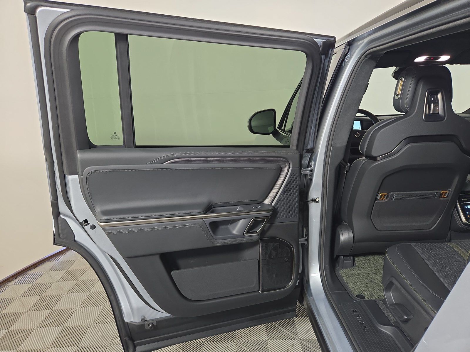 Used 2024 Rivian R1S Adventure Quad AWD/4WD image 17