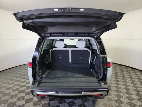 Used 2023 Rivian R1S Adventure AWD/4WD image 15