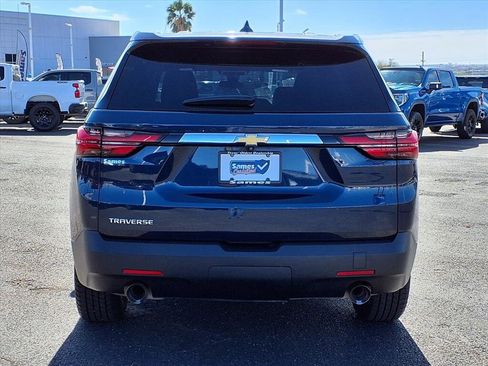 Used 2023 Chevrolet Traverse LS image 6