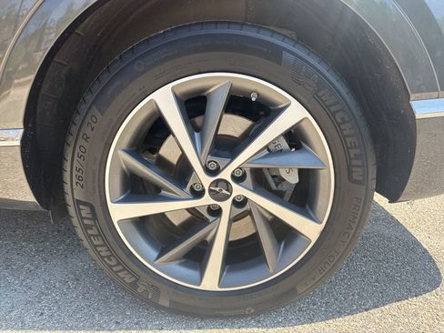 Certified 2025 Genesis GV80 2.5T Advanced AWD/4WD image 12