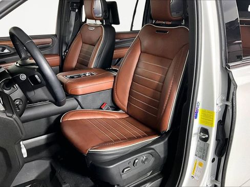 Used 2024 GMC Yukon XL Denali Ultimate image 21