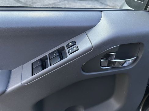 Used 2019 Nissan Frontier SV image 13