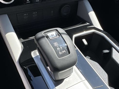 New 2025 Mitsubishi Outlander SE image 25