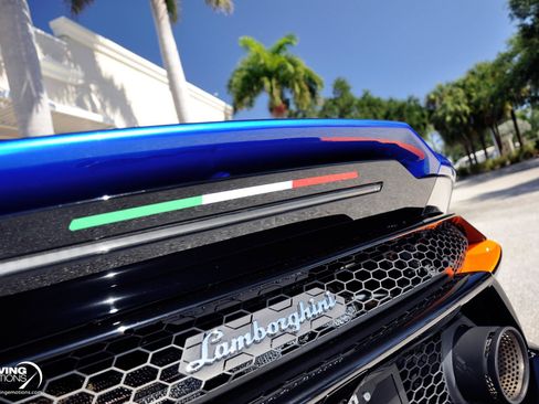 Used 2020 Lamborghini Huracan EVO AWD/4WD image 32