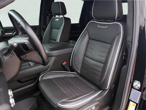 Certified 2025 GMC Sierra 2500 AT4X image 10