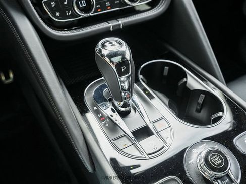 Used 2024 Bentley Bentayga Extended Wheelbase AWD/4WD image 29