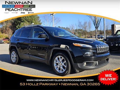 Used 2017 Jeep Cherokee Latitude w/ Comfort/Convenience Group image 1
