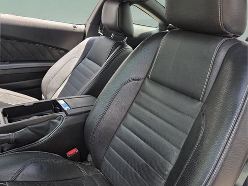 Used 2011 Ford Mustang Premium w/ Comfort Pkg RWD image 11
