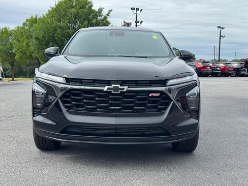 Used 2025 Chevrolet Trax RS w/ Sunroof Package FWD image 8