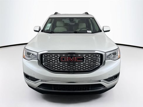 Used 2018 GMC Acadia Denali w/ Technology Package image 3