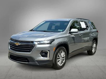 Used 2023 Chevrolet Traverse LT