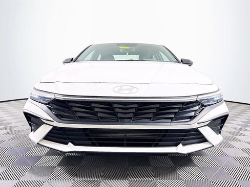 New 2026 Hyundai Elantra Sport FWD image 11