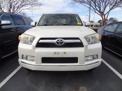 Used 2013 Toyota 4Runner SR5 image 2