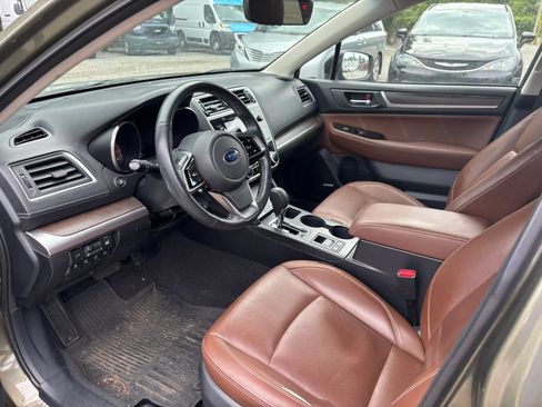 Used 2019 Subaru Outback 2.5i Touring AWD/4WD image 10