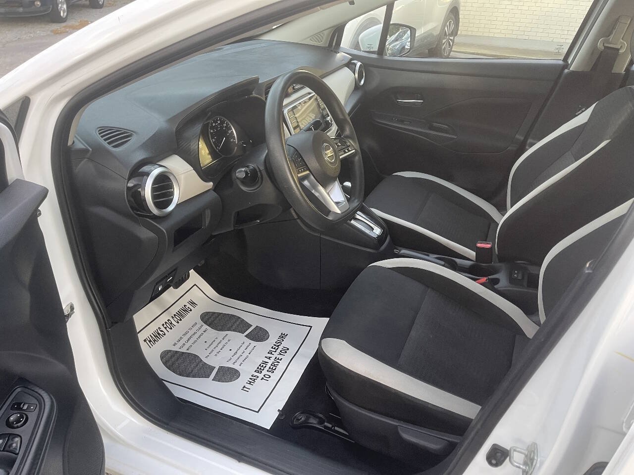 Used 2021 Nissan Versa SV FWD image 10