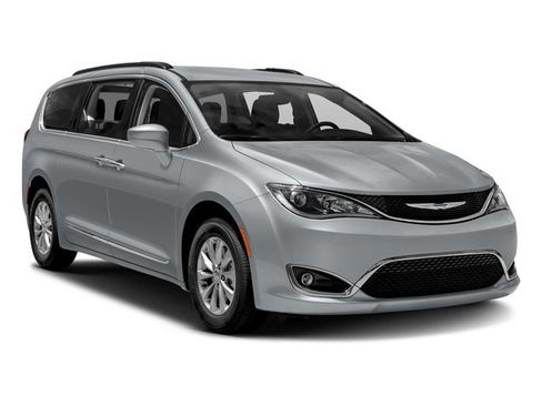 Used 2017 Chrysler Pacifica Limited FWD image 9