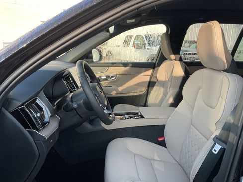 New 2026 Volvo XC90 B5 Plus w/ Protection Package Premier AWD/4WD image 16