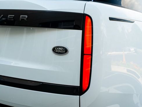 Used 2022 Land Rover Range Rover SE AWD/4WD image 13