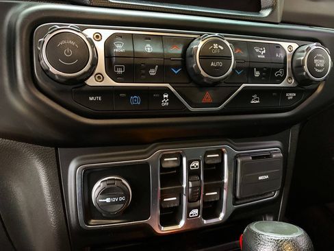 Used 2023 Jeep Wrangler Unlimited w/ Cold Weather Group AWD/4WD image 17