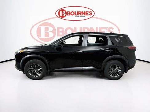 Used 2023 Nissan Rogue S image 6