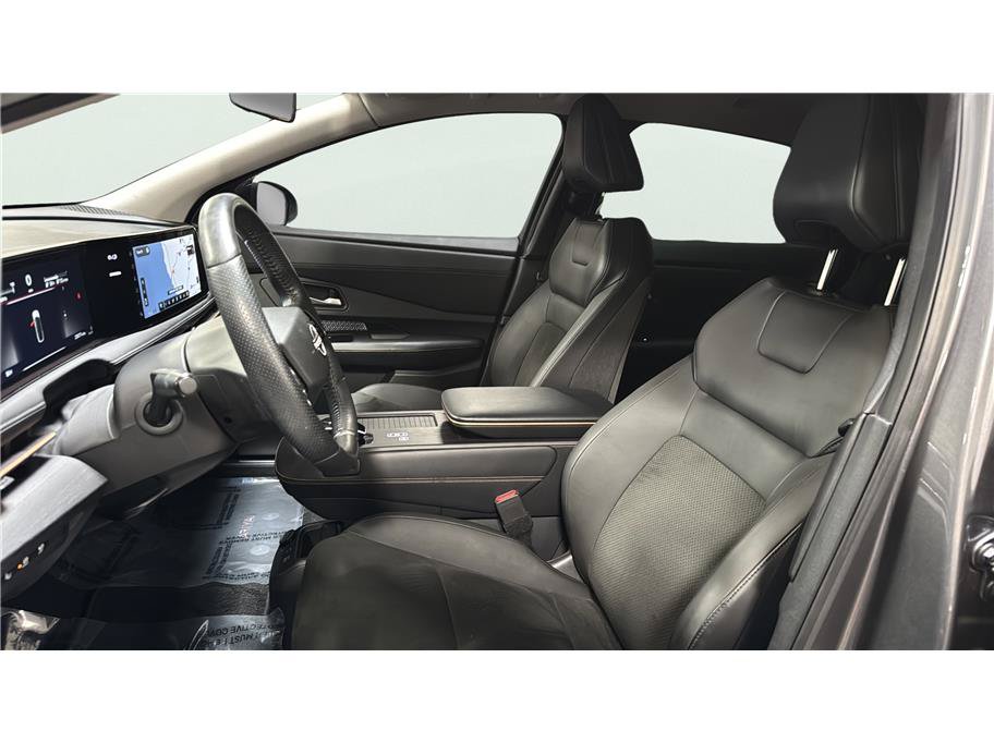 Used 2024 Nissan Ariya AWD image 17