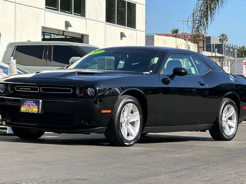 Used 2023 Dodge Challenger SXT image 8
