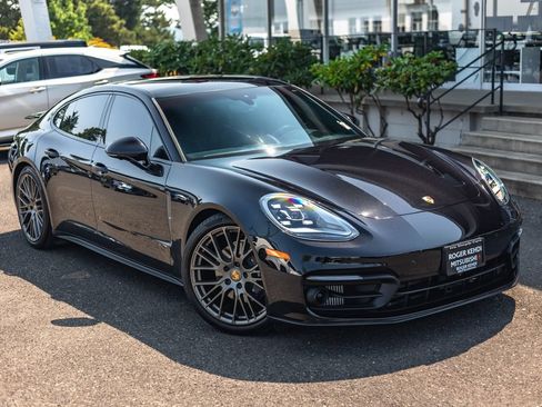 Used 2023 Porsche Panamera 4 Platinum Edition AWD/4WD image 2