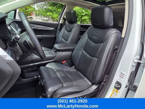 Used 2017 Cadillac XT5 Luxury w/ Driver Awareness Package FWD image 7