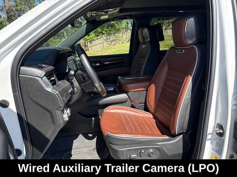 Used 2024 GMC Yukon Denali Ultimate AWD/4WD image 12
