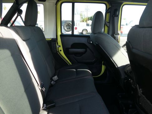 Used 2024 Jeep Wrangler Unlimited Rubicon image 22