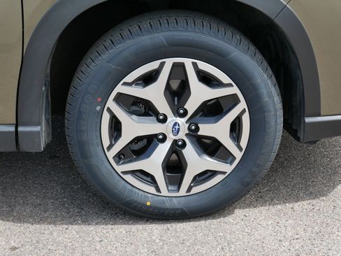 Certified 2023 Subaru Forester Premium AWD/4WD image 15