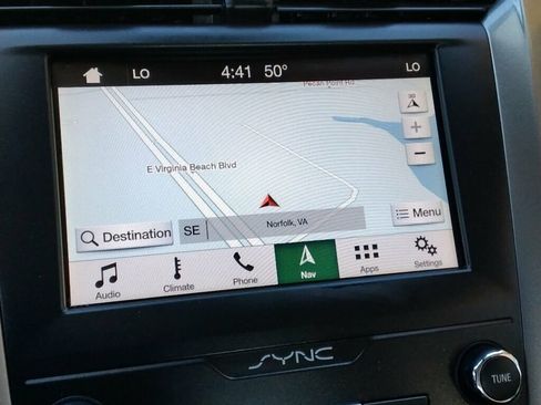 Used 2019 Ford Fusion SE FWD image 17