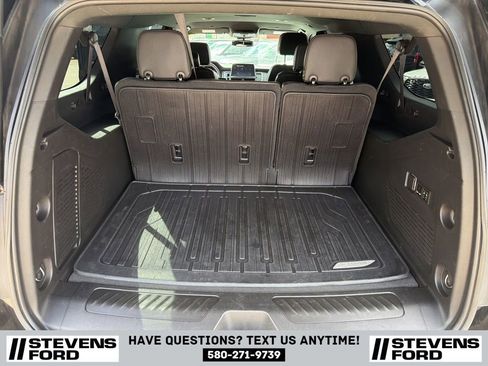 Used 2023 GMC Yukon XL SLT w/ SLT Luxury Package AWD/4WD image 37