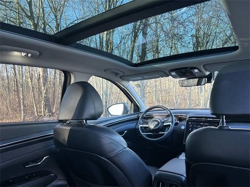 Certified 2022 Hyundai Tucson Limited w/ Cargo Package image 17