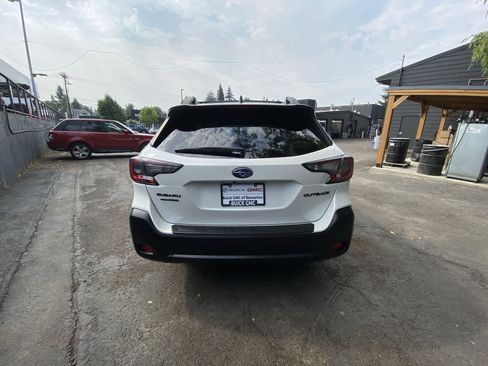Used 2023 Subaru Outback Onyx Edition AWD/4WD image 5