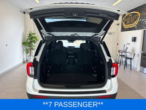 Used 2025 Ford Explorer ST-Line AWD/4WD image 12
