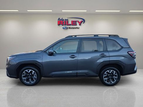 Used 2026 Subaru Forester Premium AWD/4WD image 2