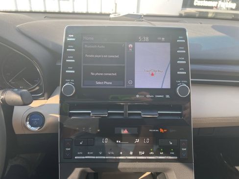 Used 2022 Toyota Avalon XLE w/ Moonroof Package image 8