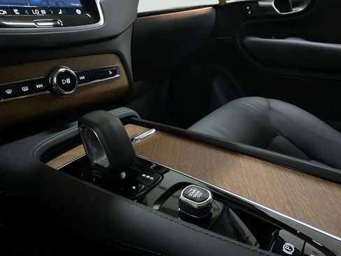 Used 2024 Volvo XC90 T8 Plus w/ Protection Package Premier AWD/4WD image 54