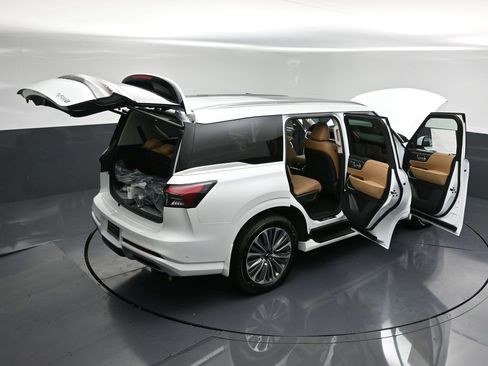 New 2026 INFINITI QX80 Luxe image 36
