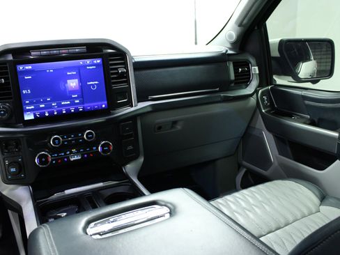 Used 2022 Ford F150 Limited image 19