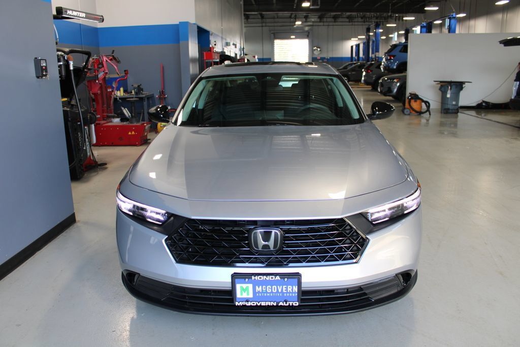 Certified 2025 Honda Accord SE image 2