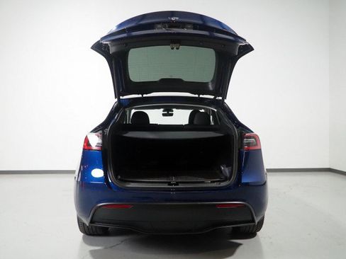 Used 2023 Tesla Model Y Long Range AWD/4WD image 41