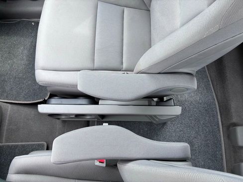 Used 2010 Honda CR-V LX image 32