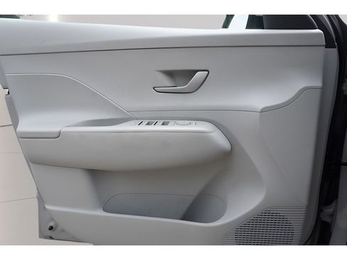 Used 2024 Hyundai Kona SEL FWD image 11