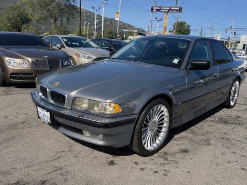 Used 2001 BMW 740i RWD image 3