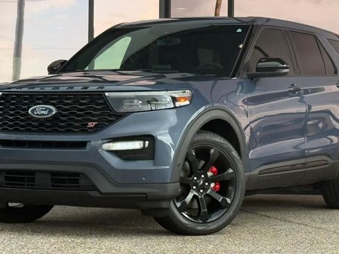Used 2021 Ford Explorer ST w/ Equipment Group 401A AWD/4WD image 2