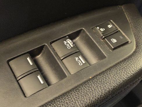 Used 2017 Honda Pilot Touring image 27