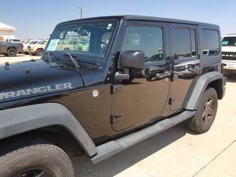 Used 2016 Jeep Wrangler Unlimited Sport AWD/4WD image 7