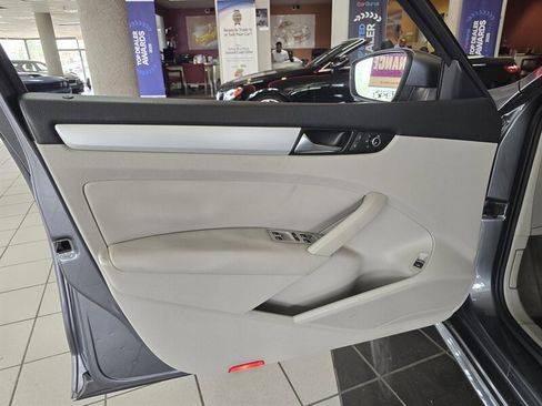 Used 2013 Volkswagen Passat TDI SE FWD image 7